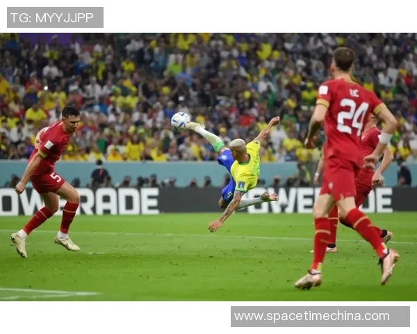 维尼修斯足球背包挂件球星卡设计独特时尚个性潮流必备小物品